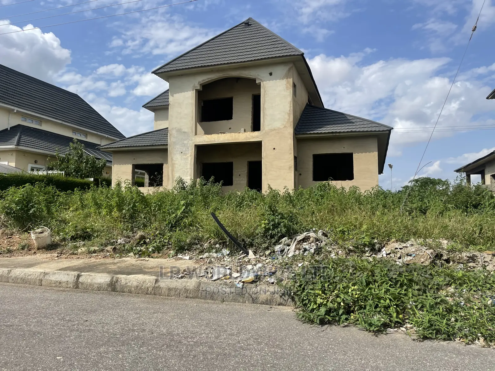 4bdrm Penthouse in Lugbe District for sale in Lugbe District