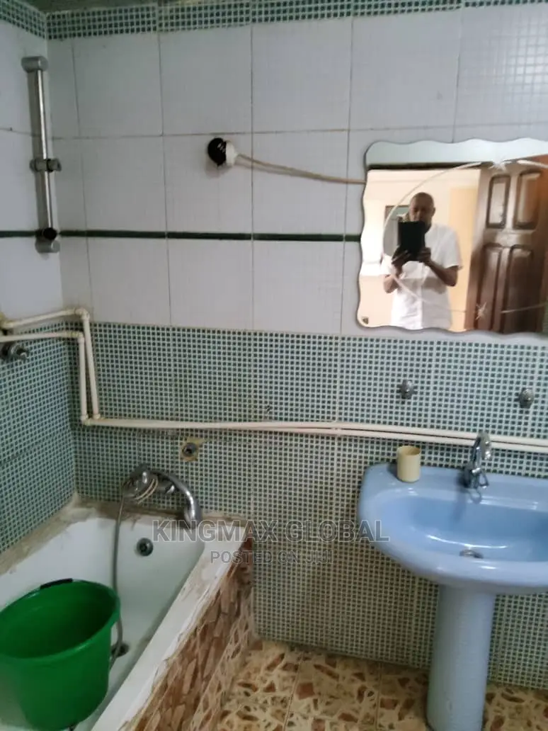 Furnished 4bdrm Penthouse in Kaura for sale in Kaura