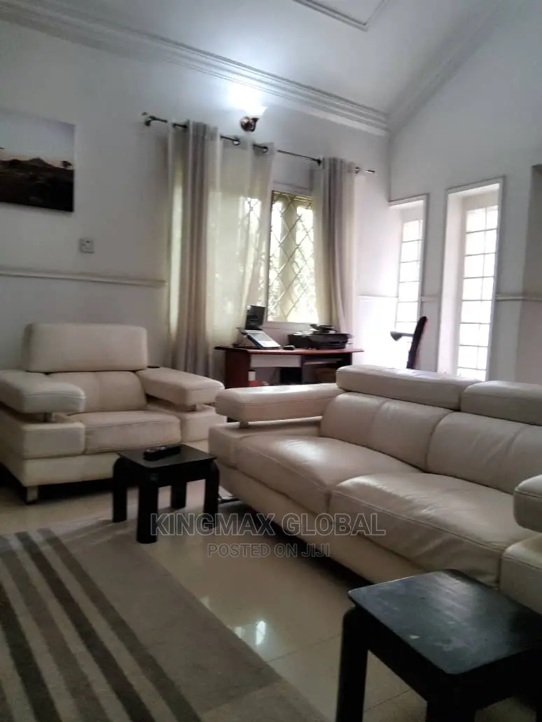 Furnished 4bdrm Penthouse in Kaura for sale in Kaura