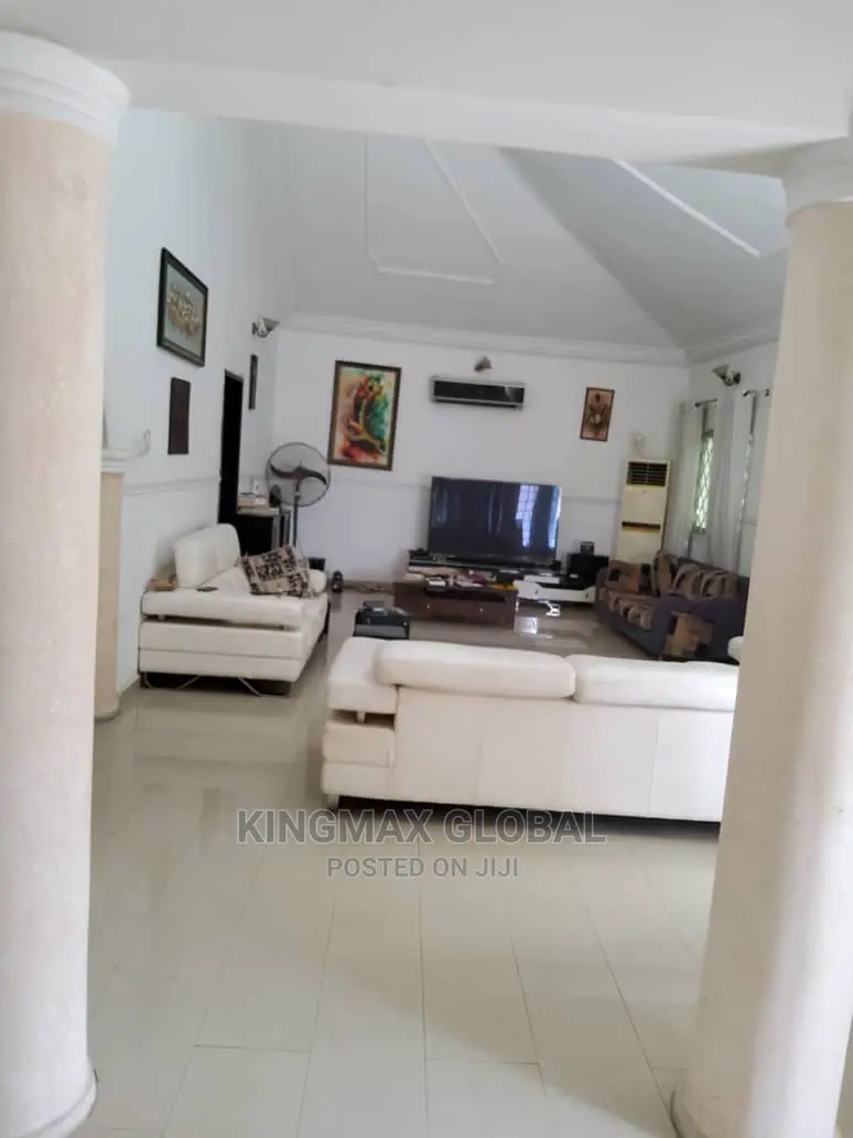 Furnished 4bdrm Penthouse in Kaura for sale in Kaura