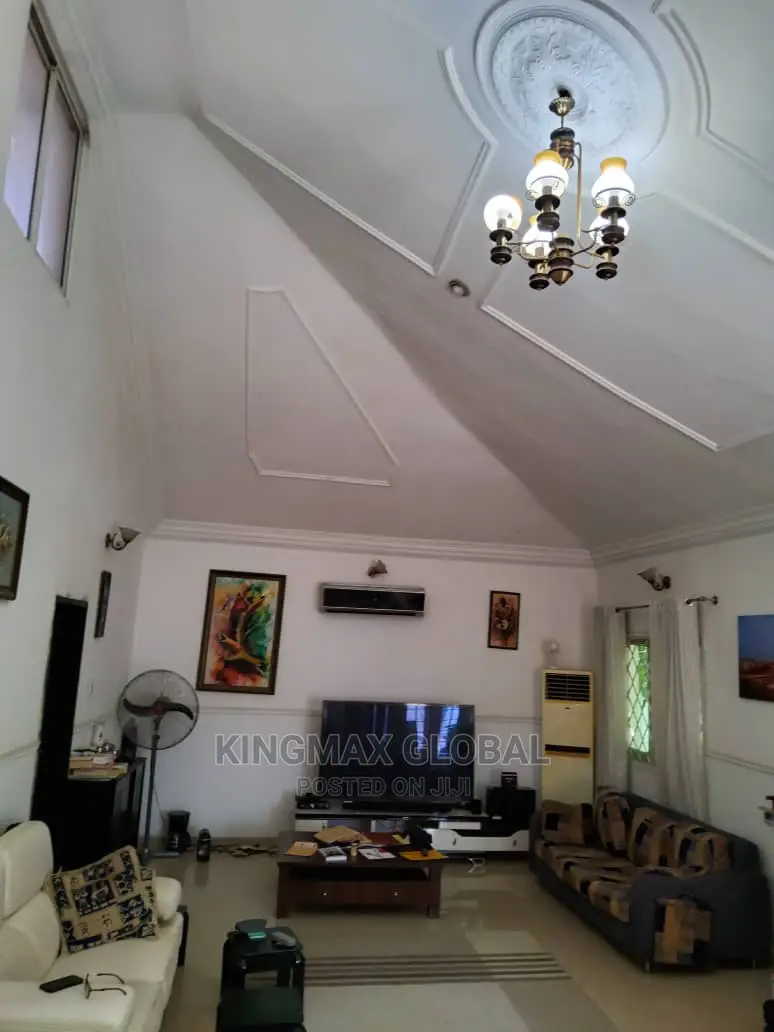 Furnished 4bdrm Penthouse in Kaura for sale in Kaura