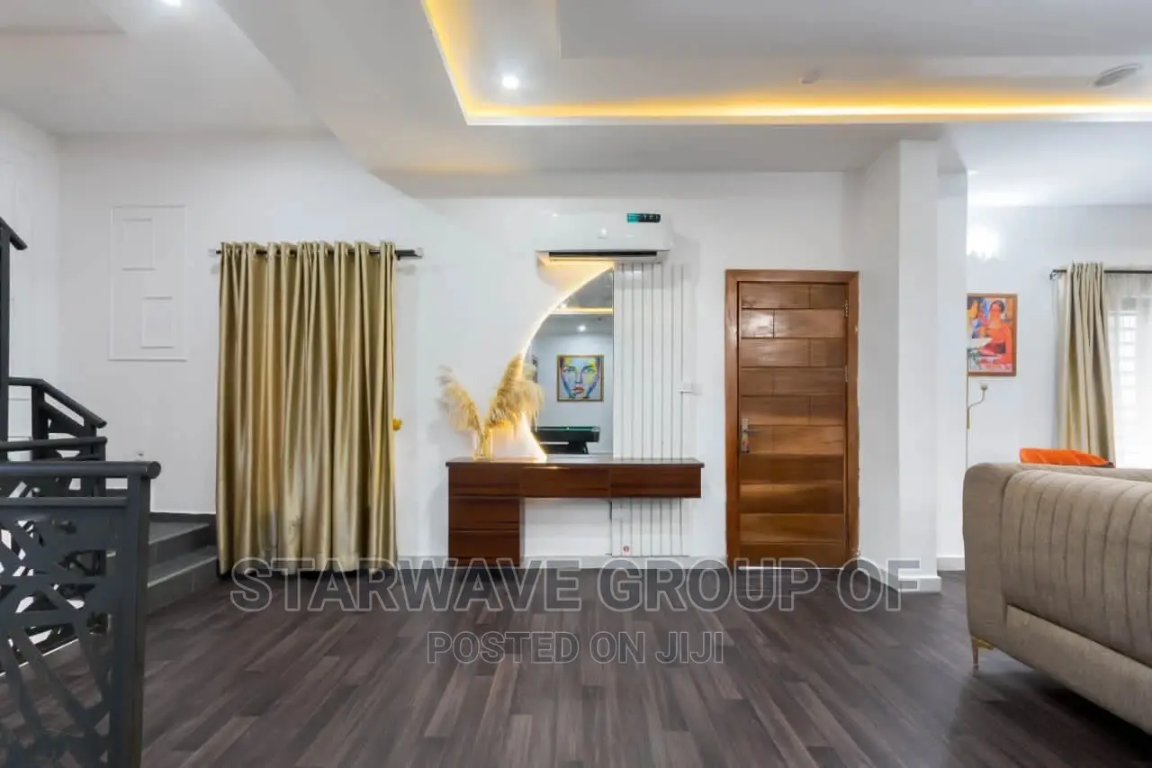 5 Bedrooms Shortlet Apartment at Lekki in Lekki