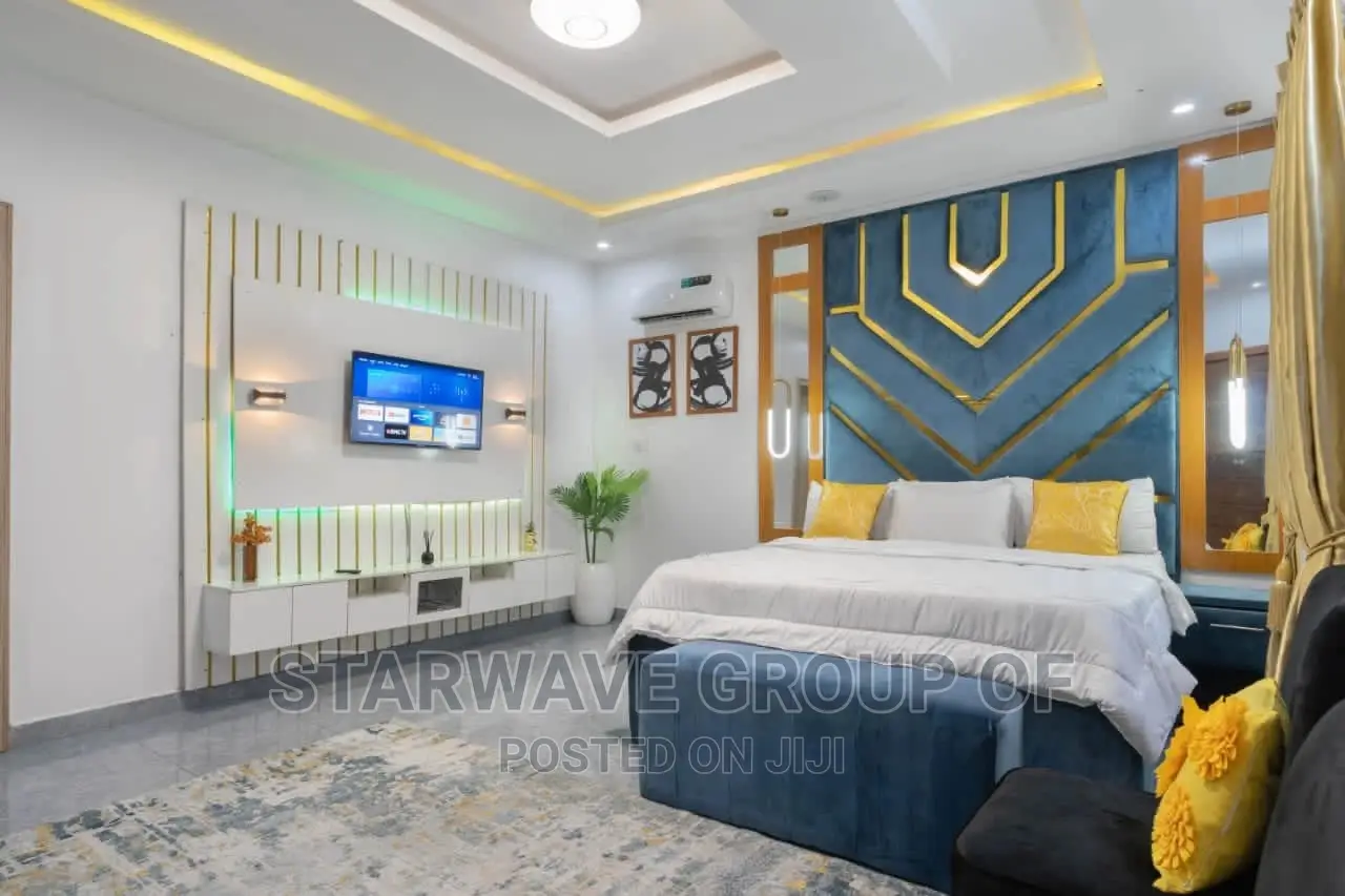 5 Bedrooms Shortlet Apartment at Lekki in Lekki