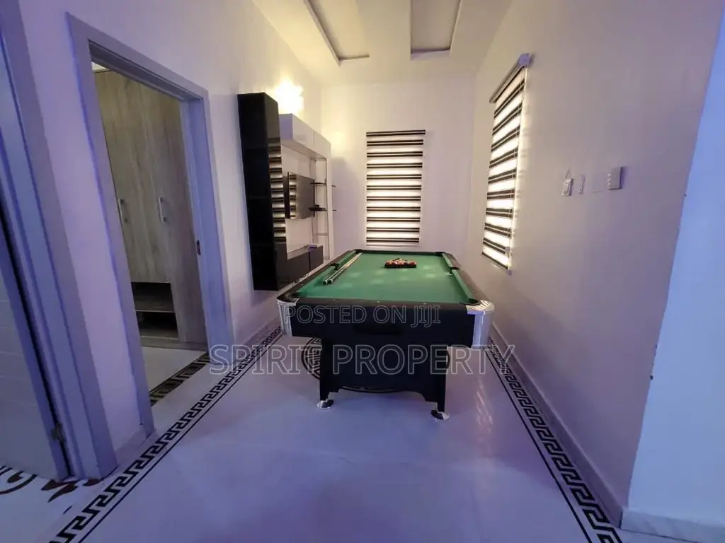 4bedroom Semi-Detached Duplex 100m at Lekki in Lekki