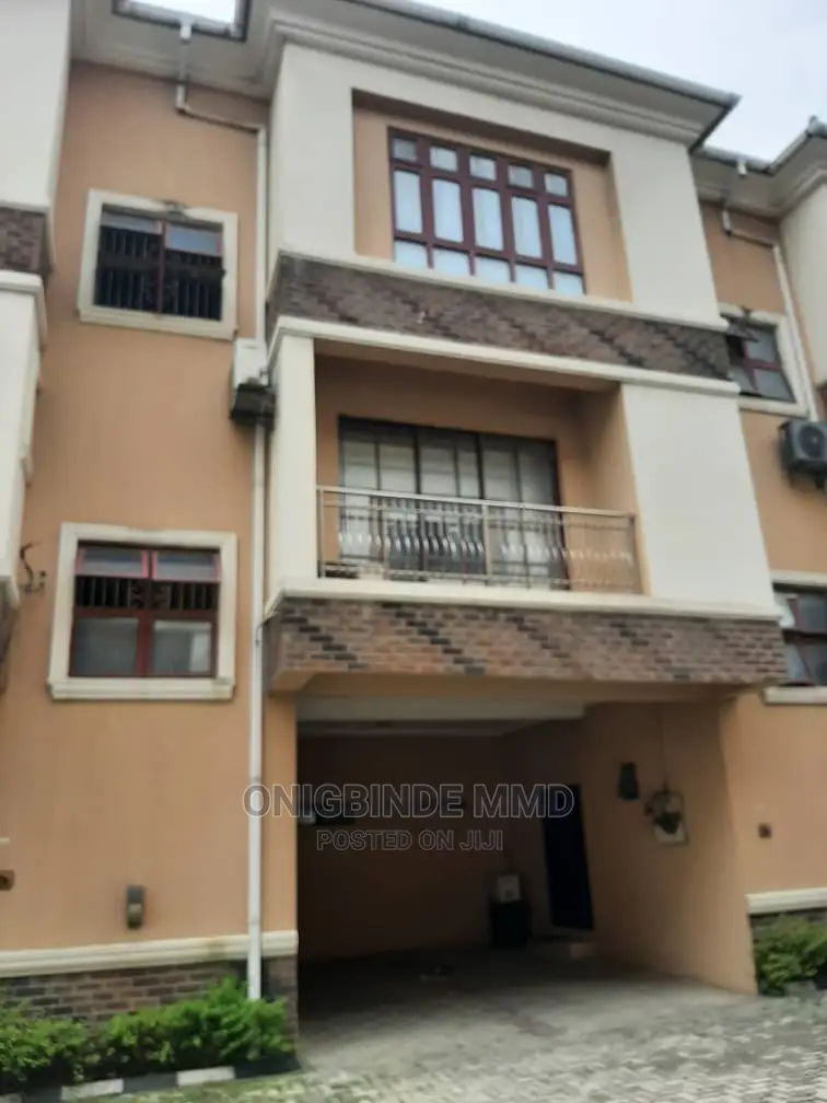 Furnished 5bdrm Duplex in Mini Estate, Lekki Phase 1 for sale in Lekki Phase 1