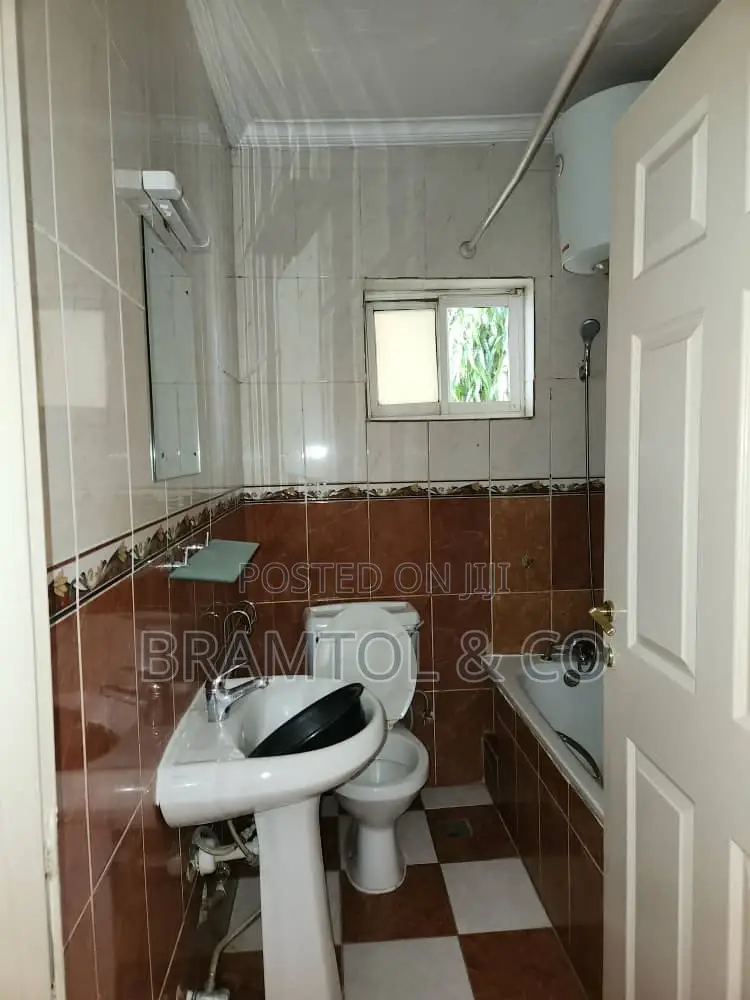Furnished 3bdrm Block of Flats in With Bq, Asokoro for rent in Asokoro