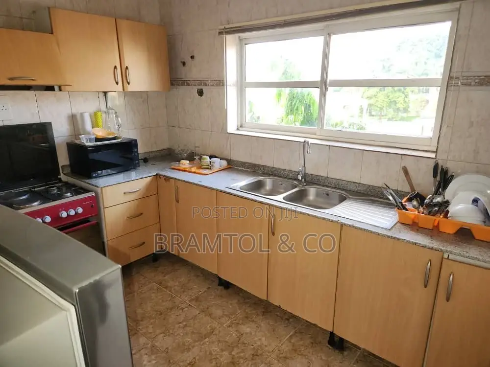 Furnished 3bdrm Block of Flats in With Bq, Asokoro for rent in Asokoro