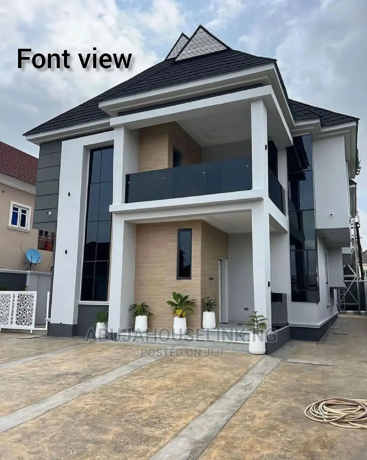 5bdrm Duplex in Apo Resettlement for sale in Apo Resettlement