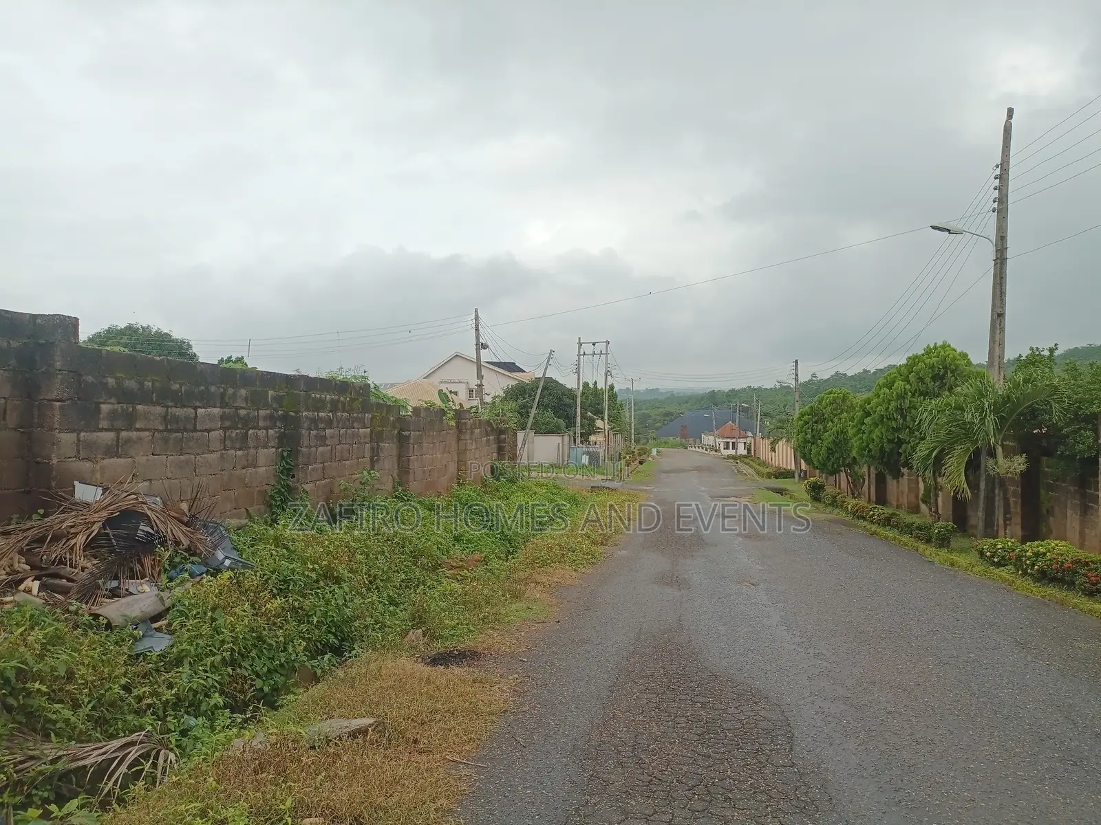 Fenced Prime 2500m2 Piece of Land at Main Alalubosa Gra in Alalubosa