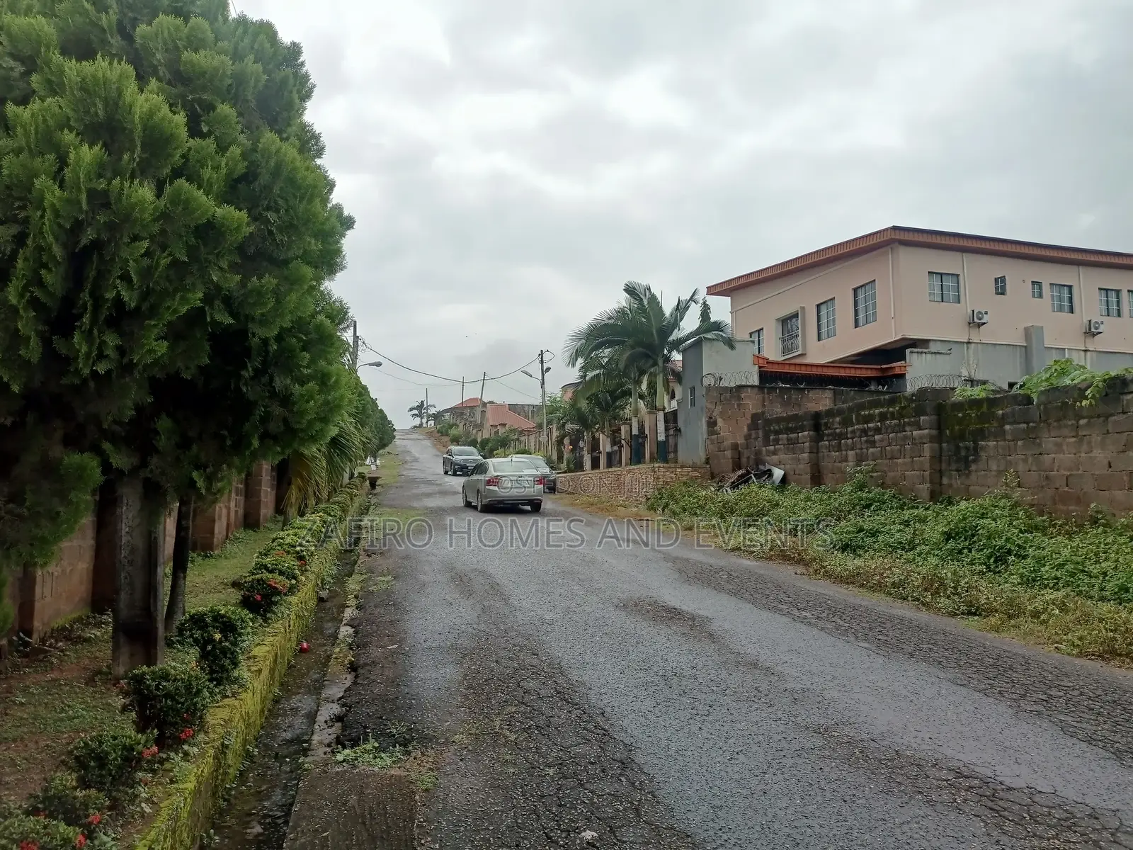 Fenced Prime 2500m2 Piece of Land at Main Alalubosa Gra in Alalubosa