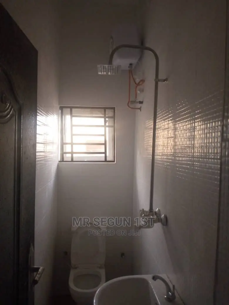 2bdrm Block of Flats in Oluyole Estate Main for rent in Oluyole Estate
