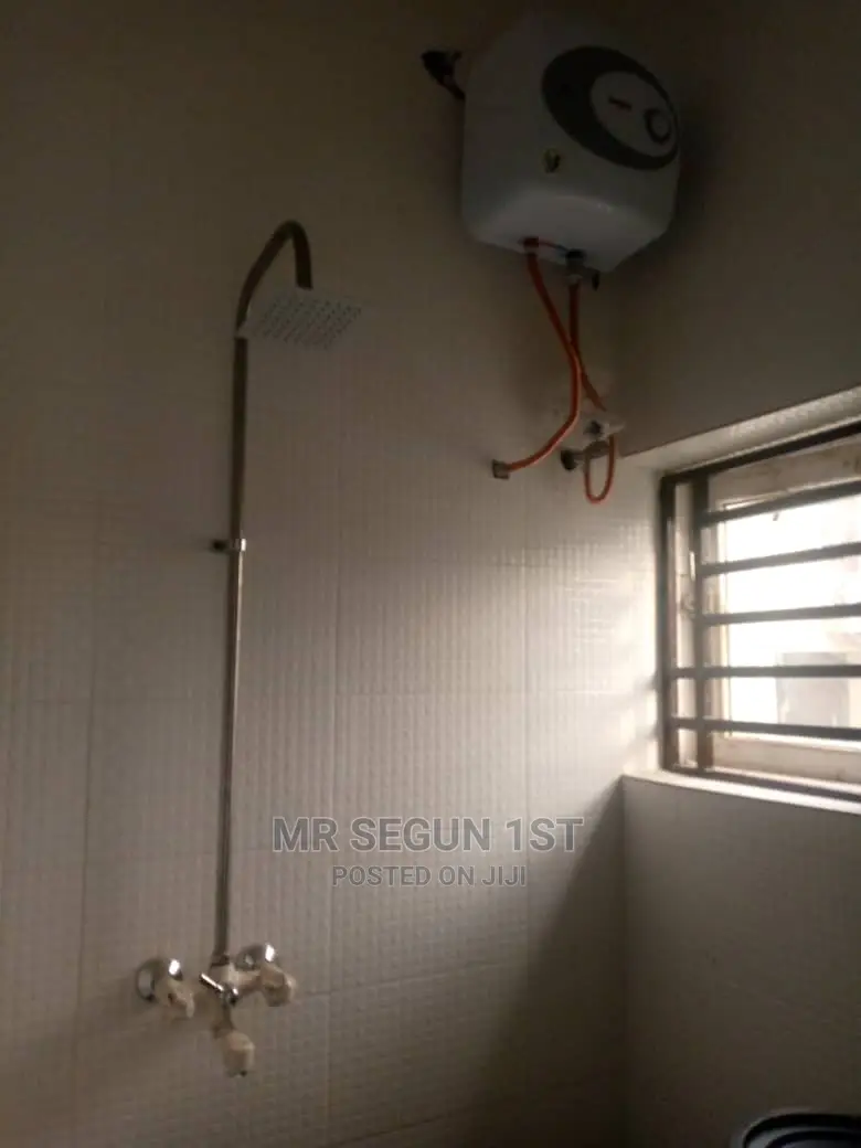2bdrm Block of Flats in Oluyole Estate Main for rent in Oluyole Estate