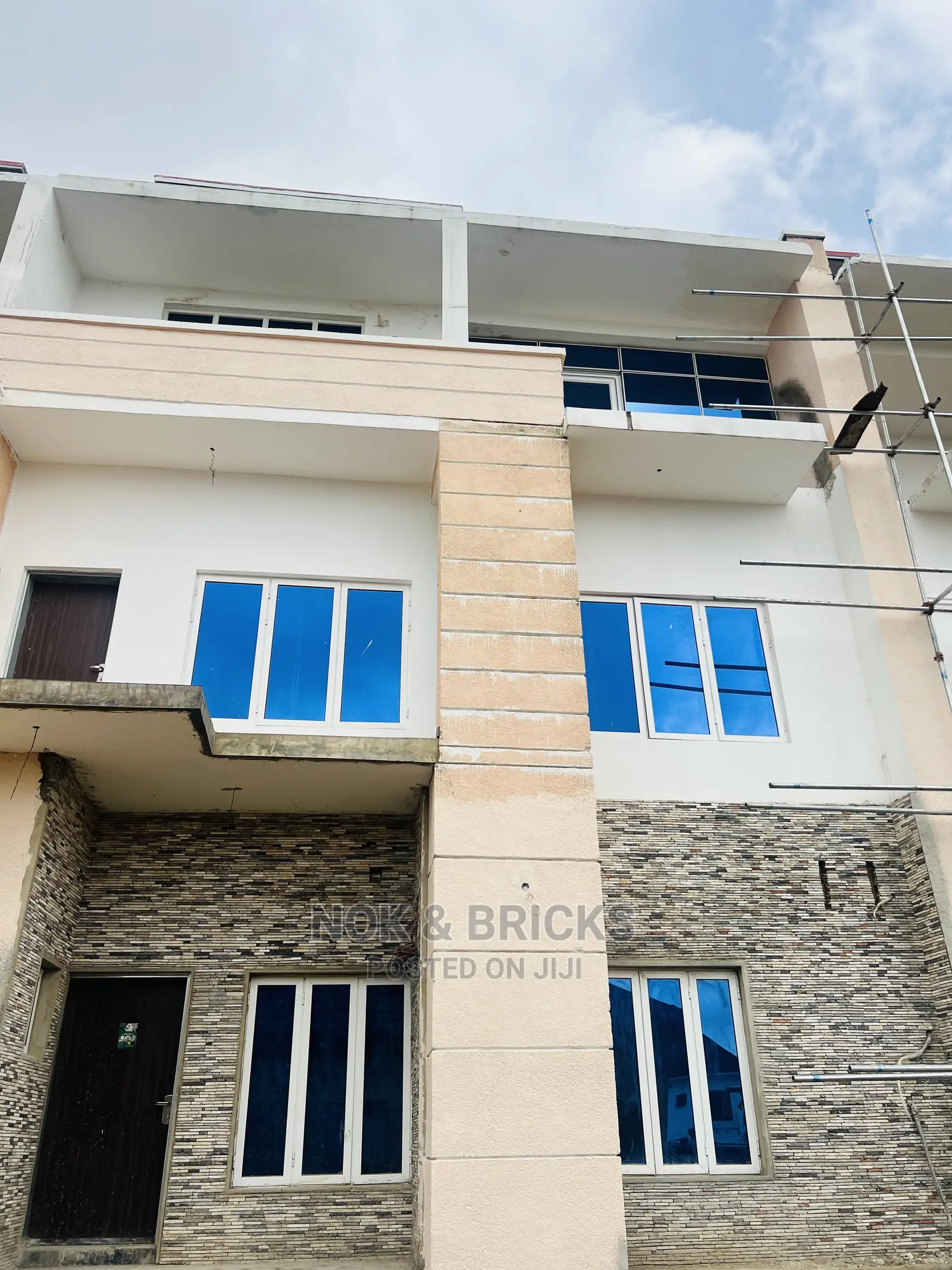 5bdrm Duplex in Briggs Luxury Court, Wuye for sale in Wuye