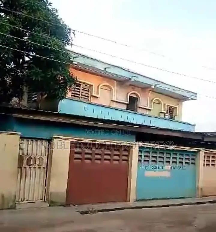 Commercial Building With Mini Warehouses in Agidingbi