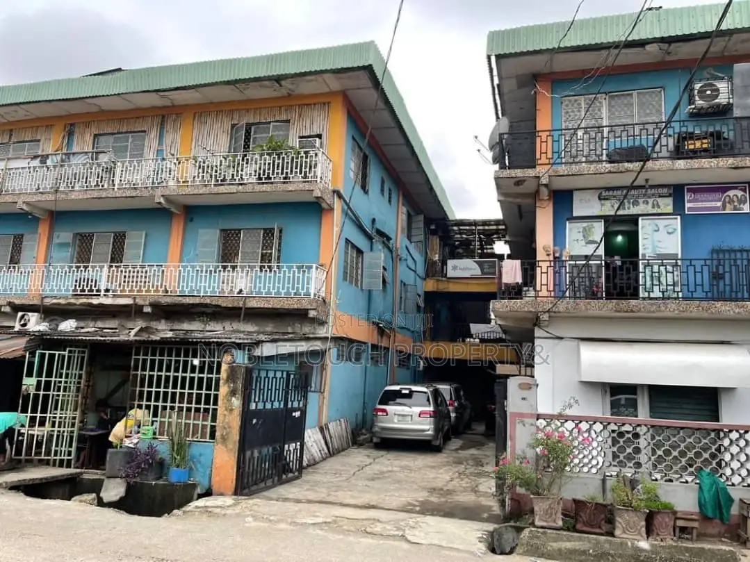 Commercial Building With Mini Warehouses in Agidingbi