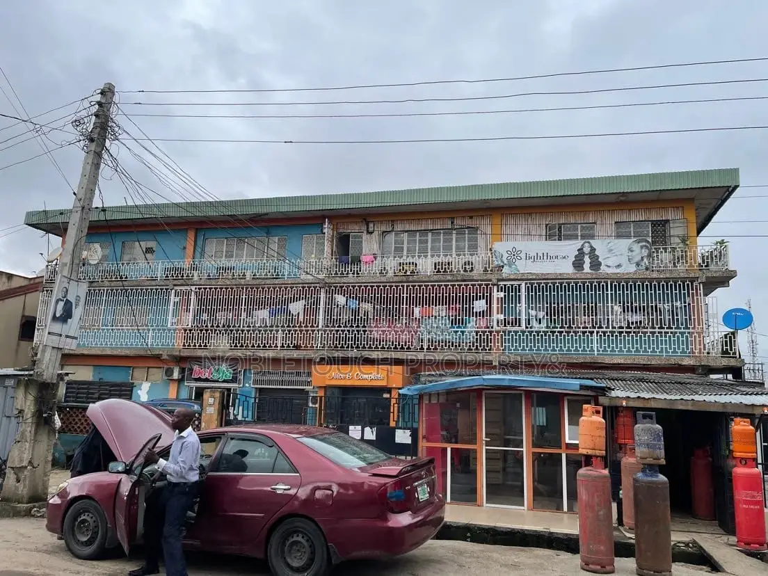 Commercial Building With Mini Warehouses in Agidingbi