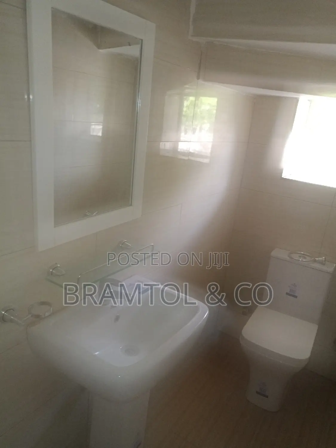 4bdrm Duplex in Idu Industrial for rent in Idu Industrial