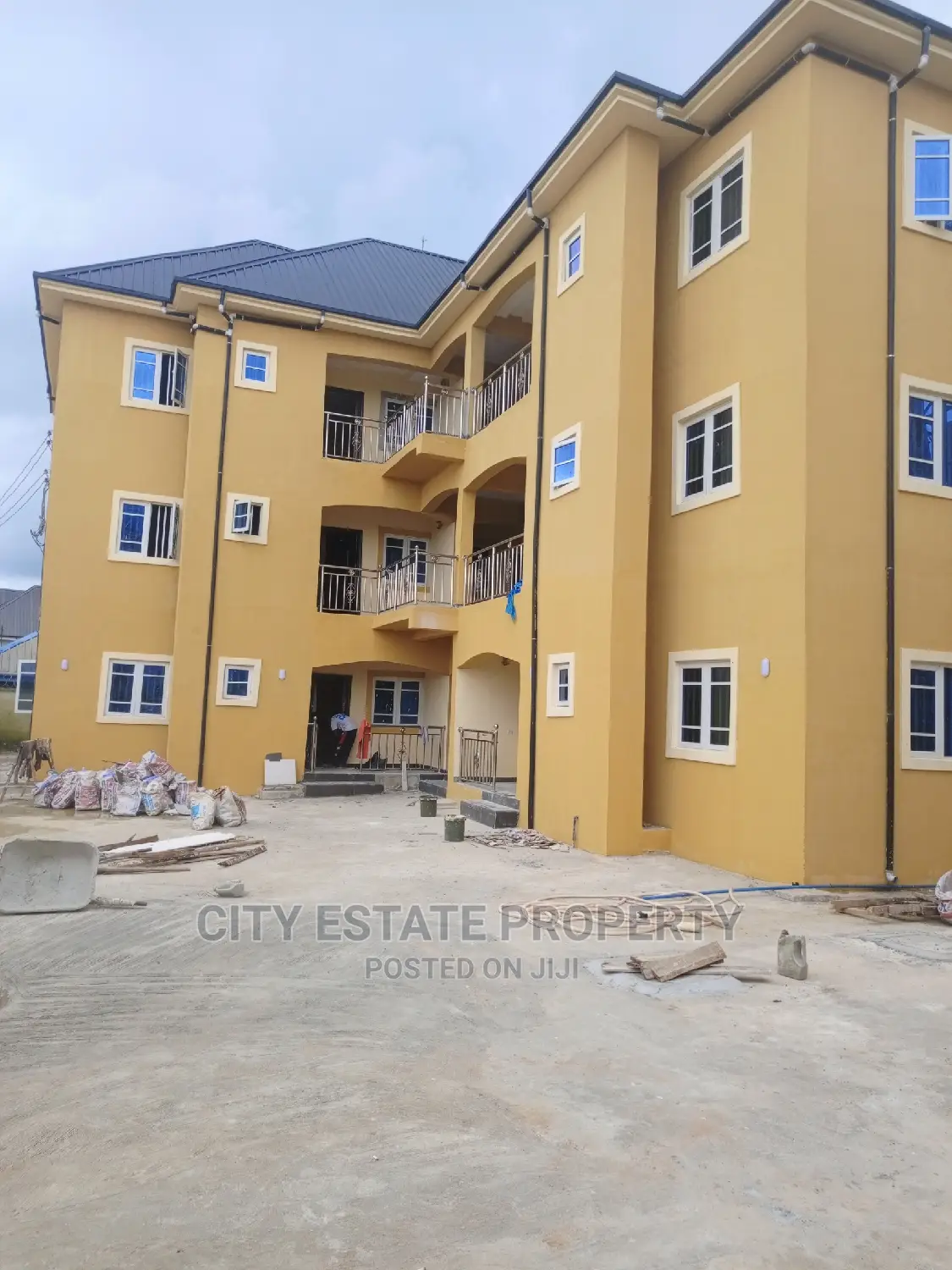 Furnished 1bdrm Block of Flats in Rukpokwu Eneka Road, Port-Harcourt in Port-Harcourt