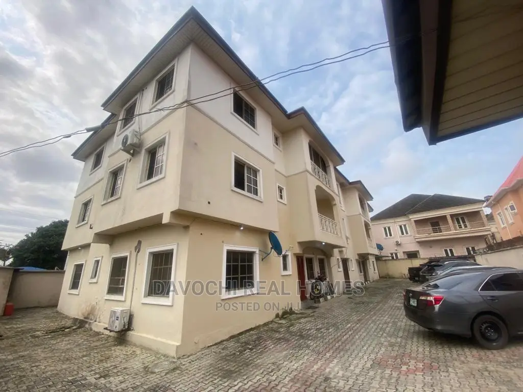 3bdrm Apartment in Ikota Villa, Lekki for rent in Lekki