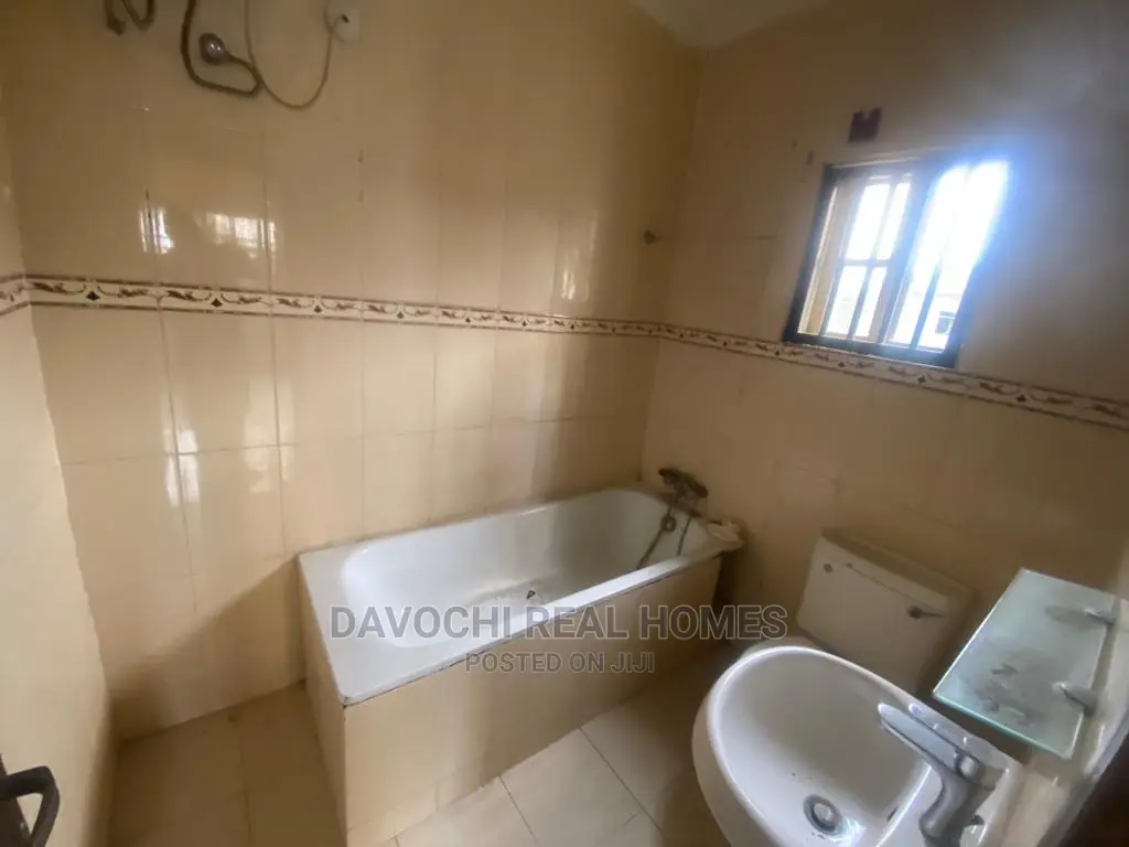 3bdrm Apartment in Ikota Villa, Lekki for rent in Lekki