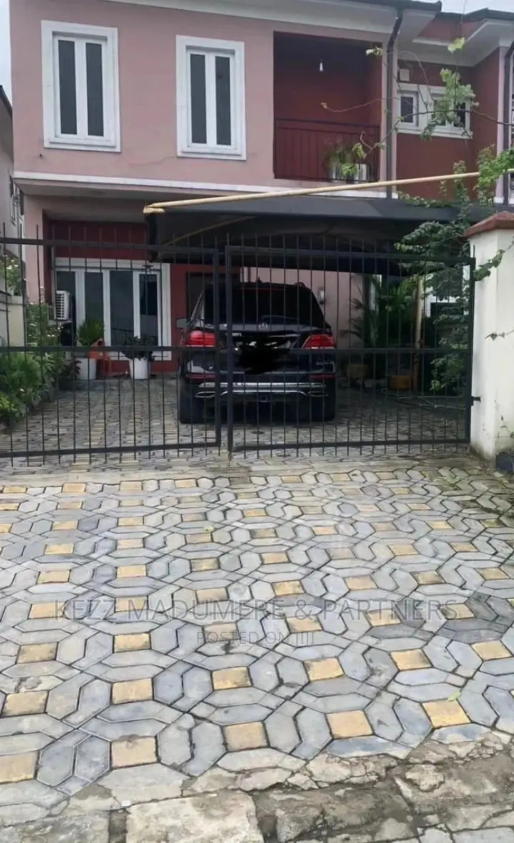 4bdrm Duplex in Golf Estate,Port for sale in Port-Harcourt