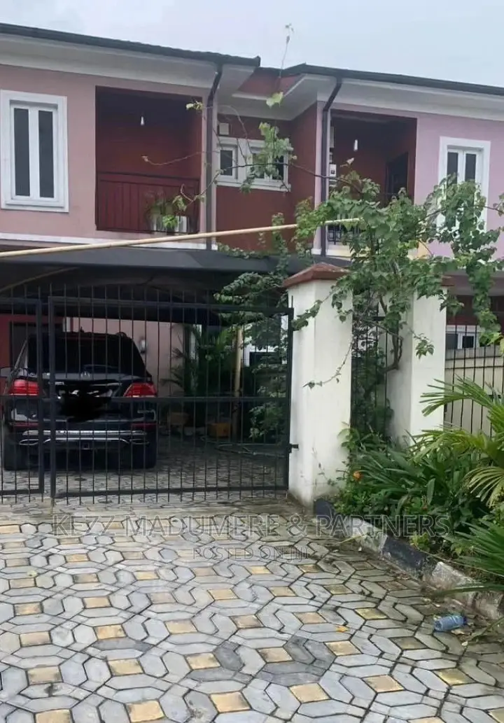 4bdrm Duplex in Golf Estate,Port for sale in Port-Harcourt