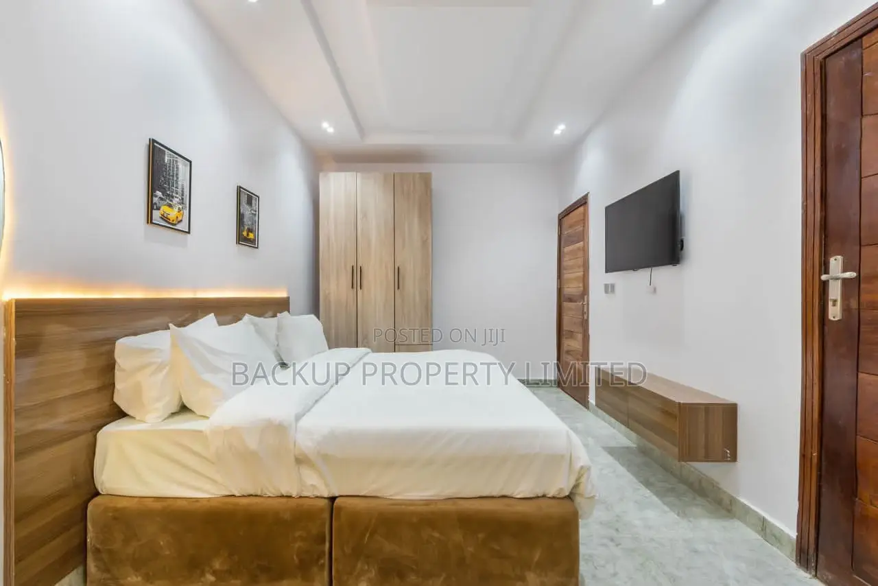 A Luxurious 1bedroom Apartment in Ikate