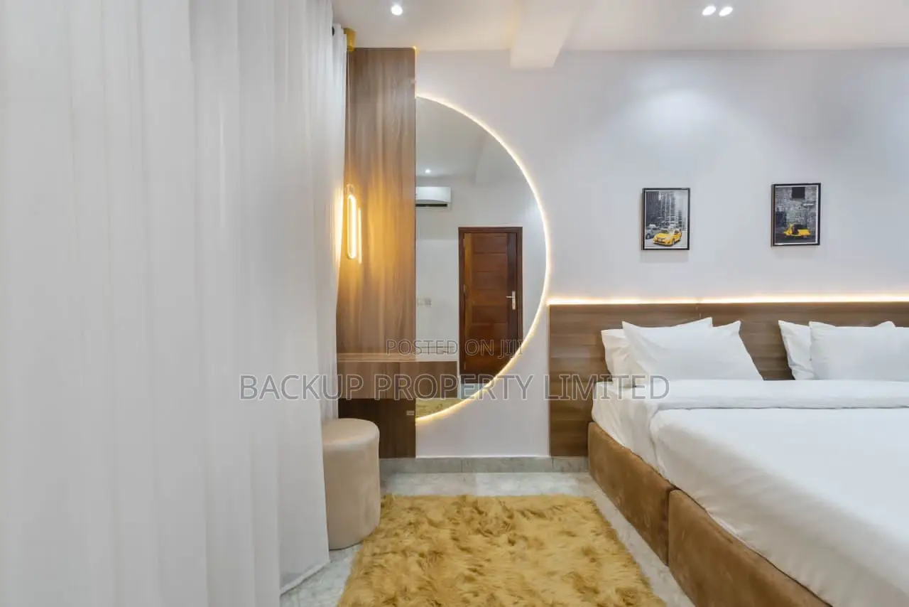 A Luxurious 1bedroom Apartment in Ikate