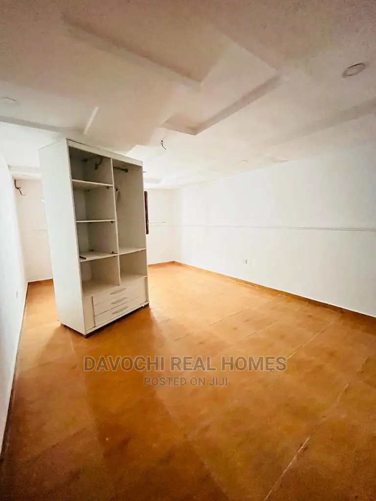 2bdrm Apartment in Lekki Phase 2 for rent in Lekki