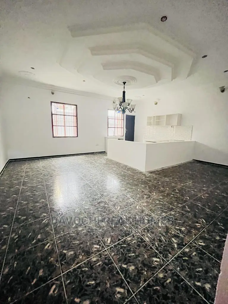 2bdrm Apartment in Lekki Phase 2 for rent in Lekki