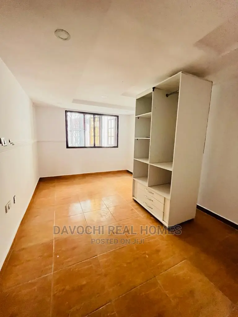 2bdrm Apartment in Lekki Phase 2 for rent in Lekki