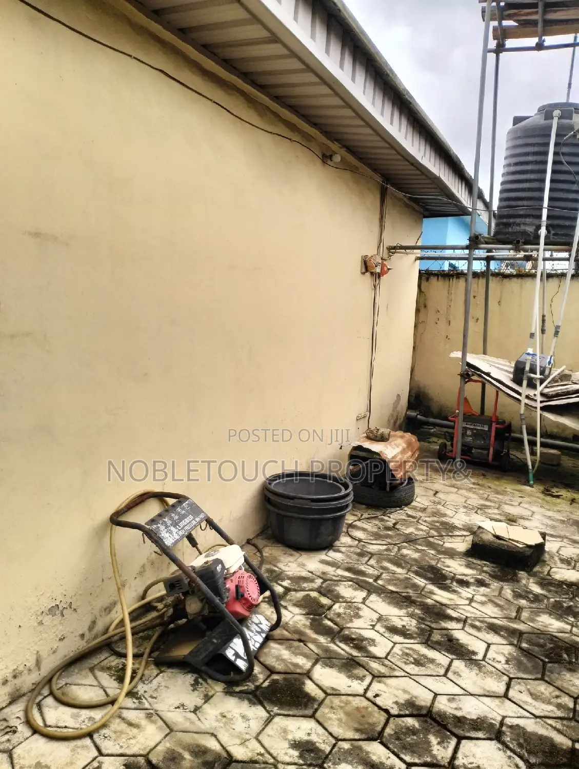 3bdrm Bungalow in Governor Road Ikotun for sale in Governors Road