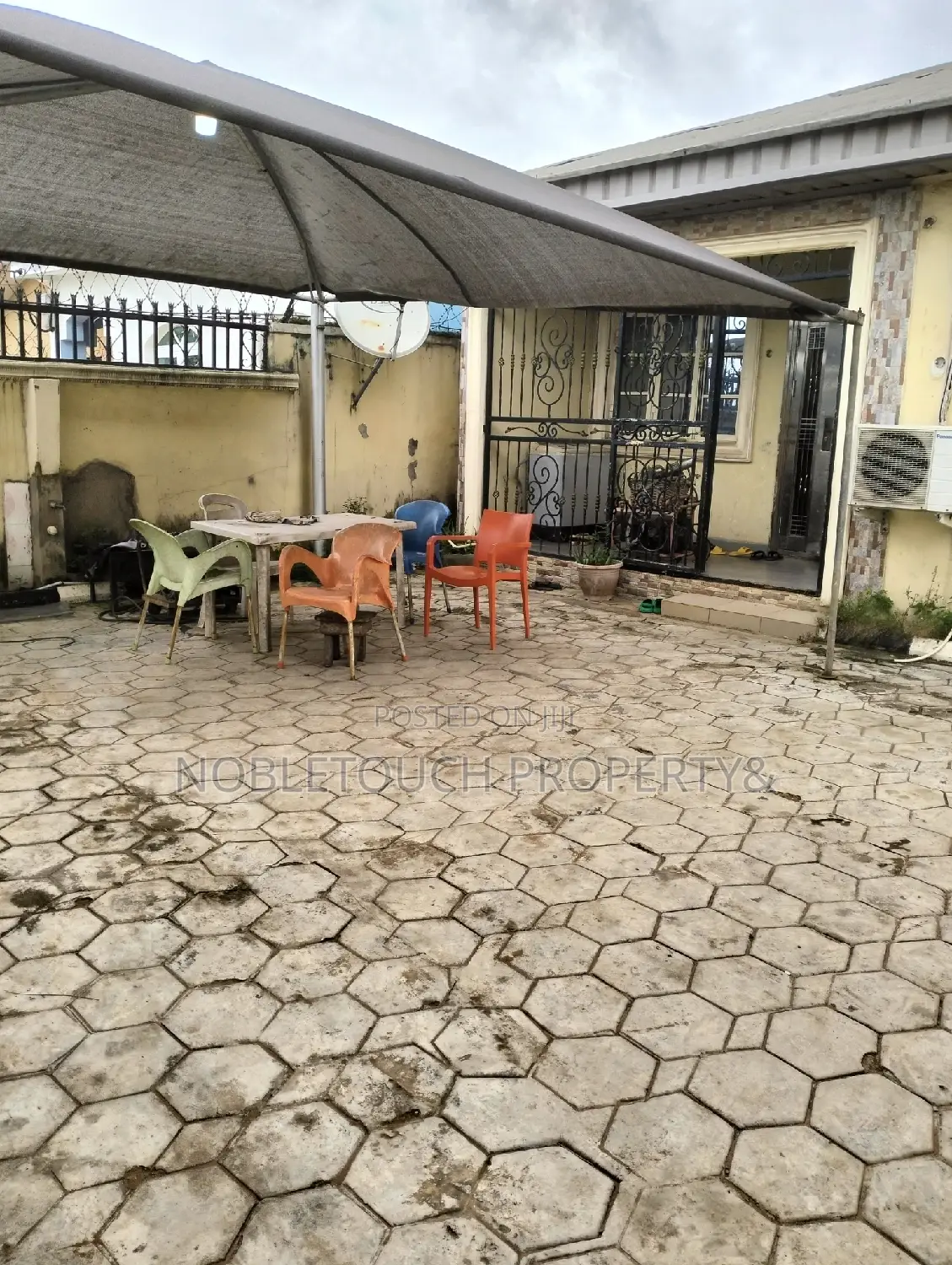 3bdrm Bungalow in Governor Road Ikotun for sale in Governors Road
