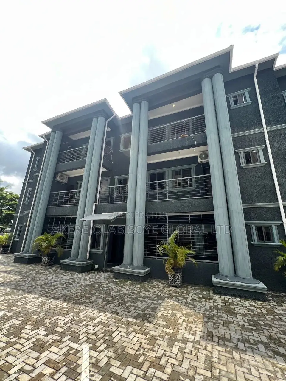 Furnished 3bdrm Block of Flats in Guzape for sale in Guzape District