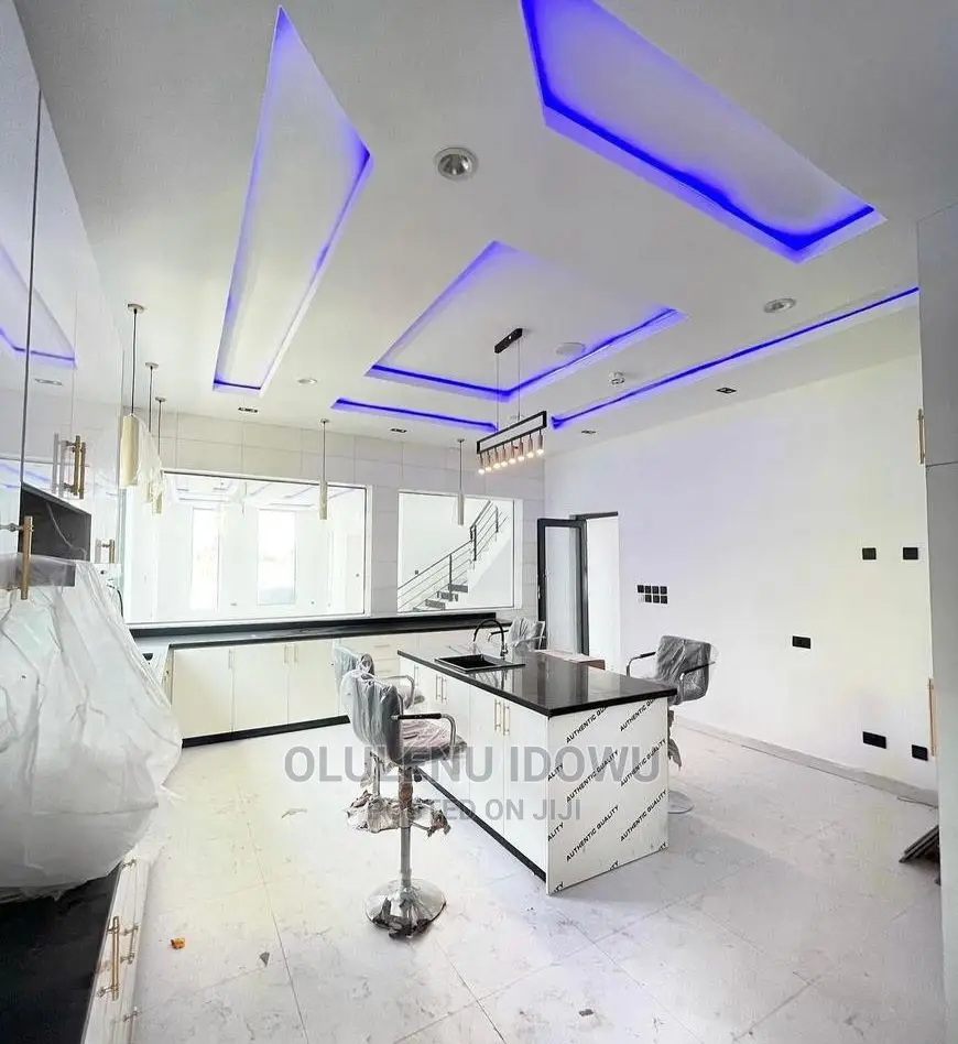 Furnished 6bdrm Duplex in Alimosho for sale in Alimosho