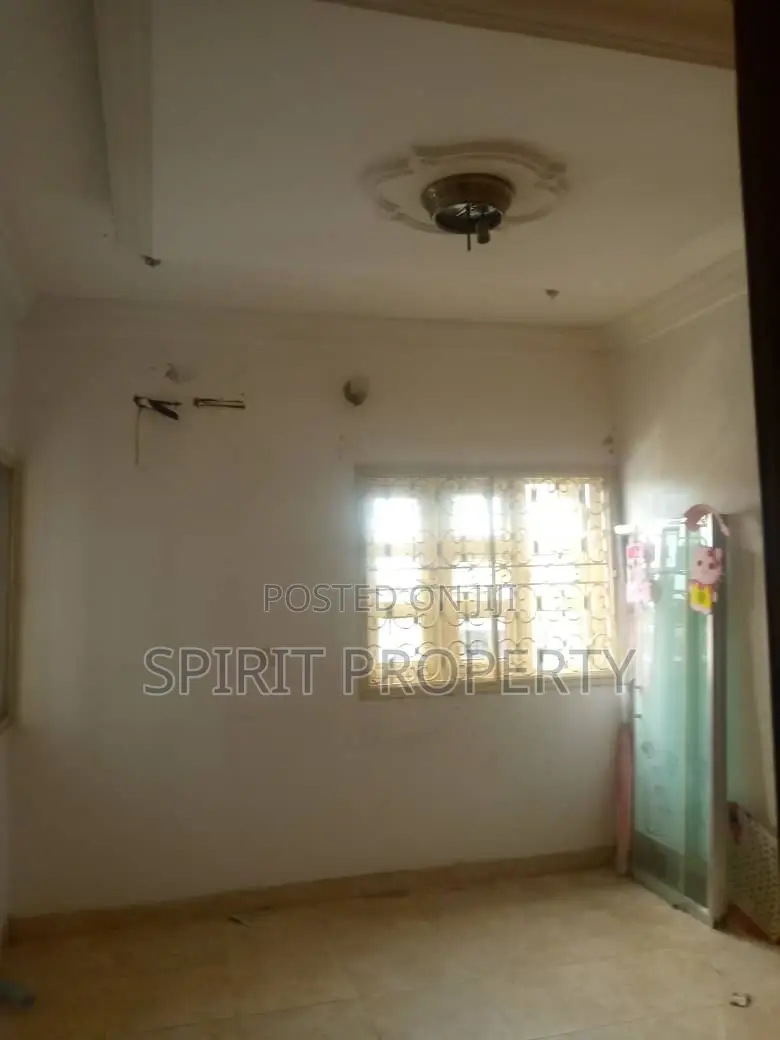 3bdrm Apartment in Magodo Phase 2 for rent in Magodo