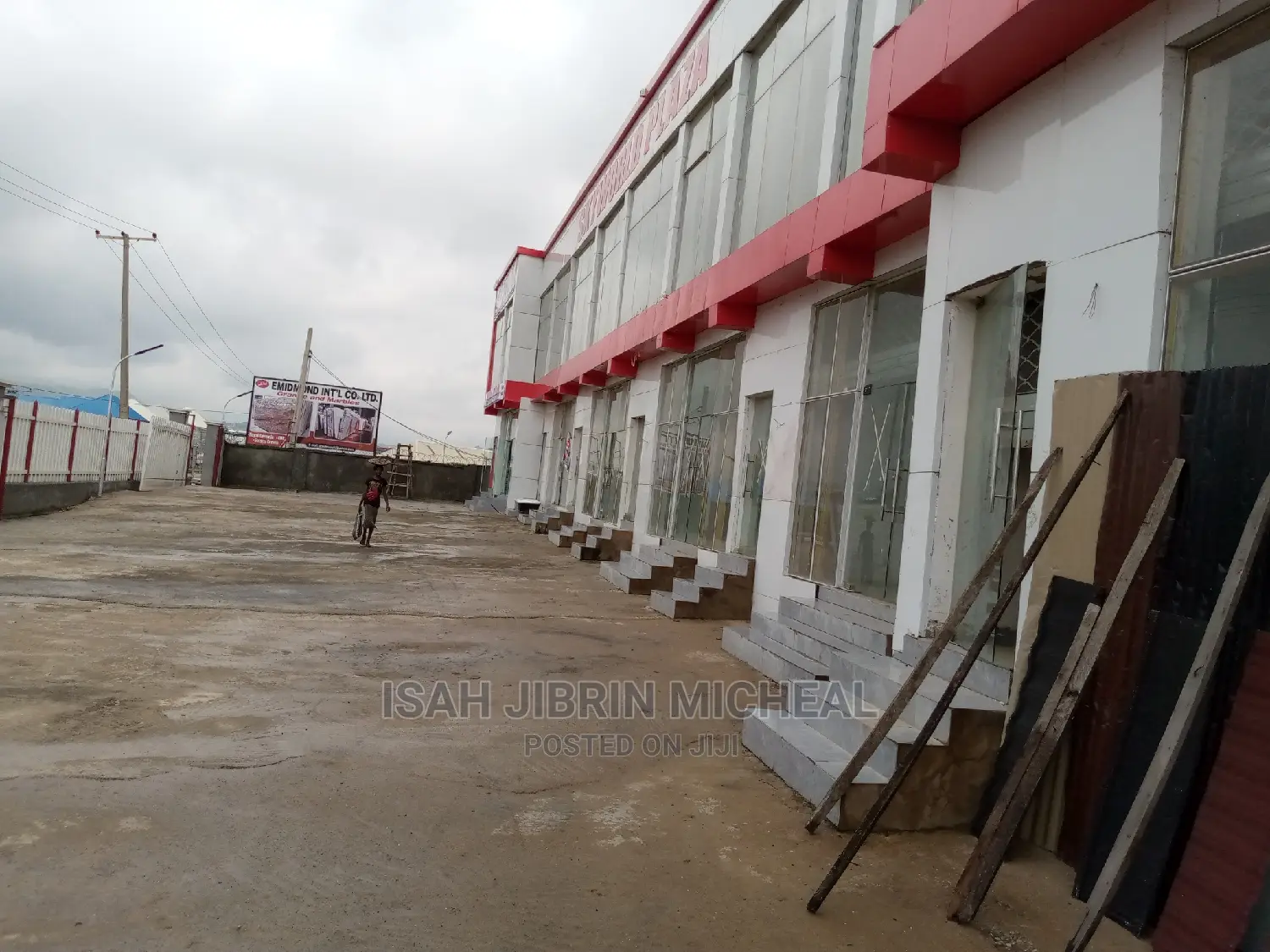 Warehouse for Rent in Decidei Building Materials Market. in Kubwa