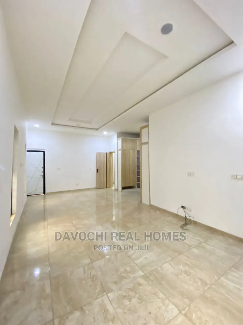 5bdrm Duplex in Chevron Drive, Lekki for sale in Lekki
