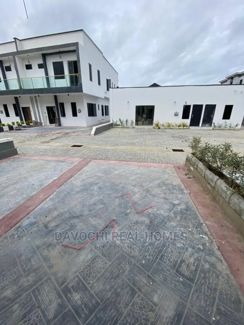4bdrm Duplex in Ologolo Estate, Lekki for sale in Lekki