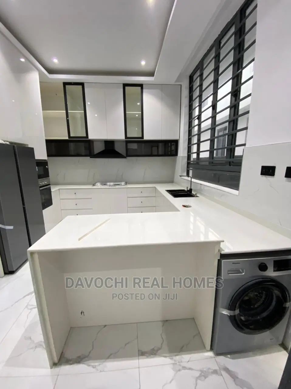 5bdrm Duplex in Osapa London Estate, Lekki for sale in Lekki
