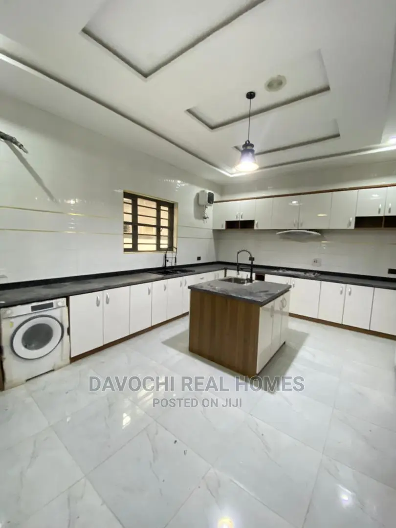 5bdrm Duplex in Osapa London, Lekki for sale in Lekki