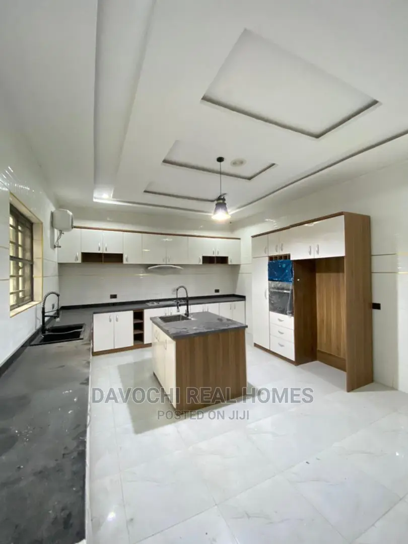 5bdrm Duplex in Osapa London, Lekki for sale in Lekki