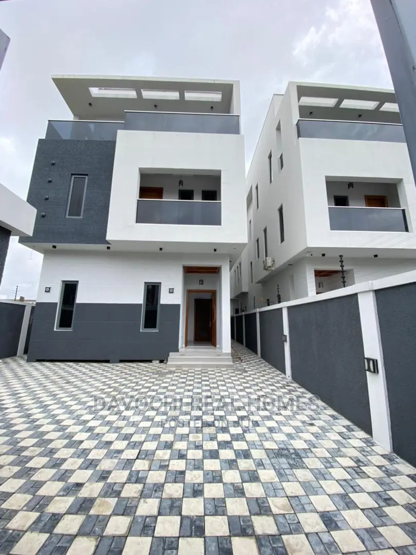 5bdrm Duplex in Ikate-Lekki for sale in Lekki