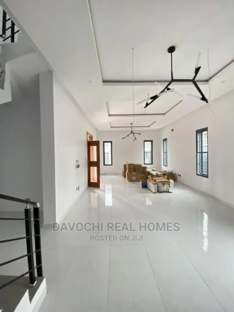 5bdrm Duplex in Ikate-Lekki for sale in Lekki