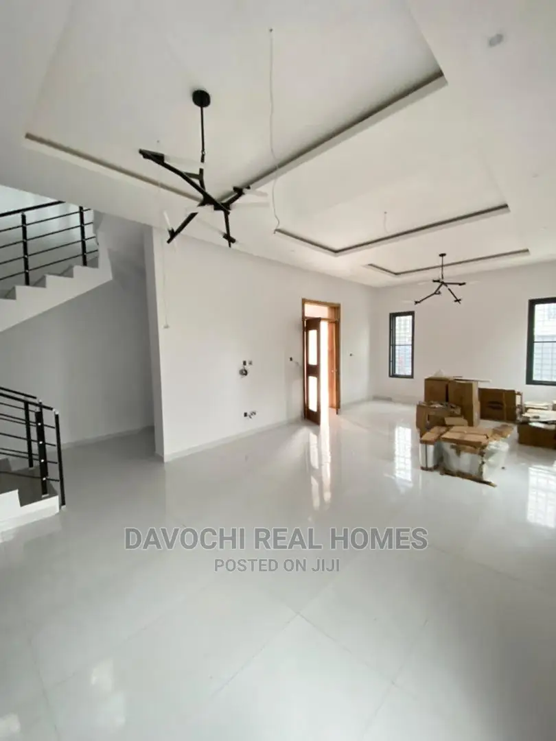 5bdrm Duplex in Ikate-Lekki for sale in Lekki