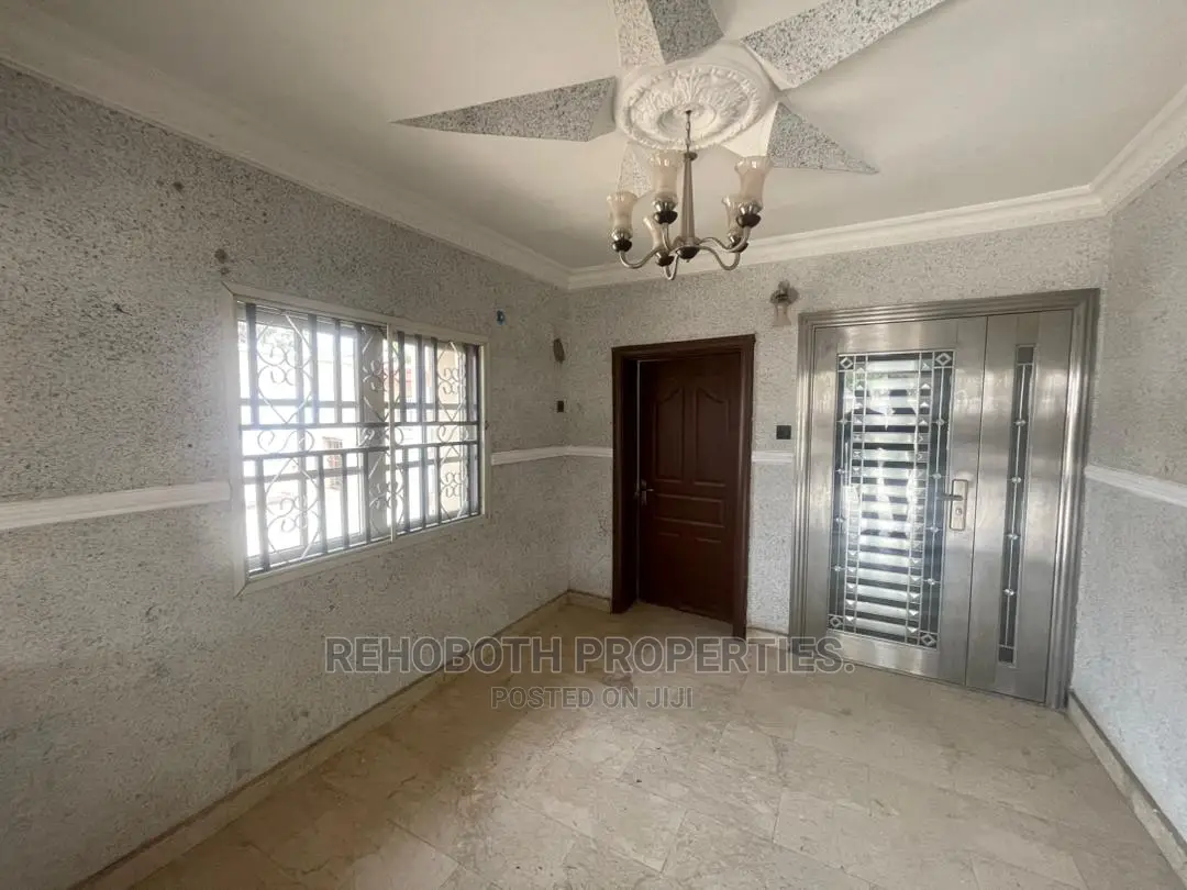 4bdrm Bungalow in Peluseriki, Ibadan for sale in Ibadan