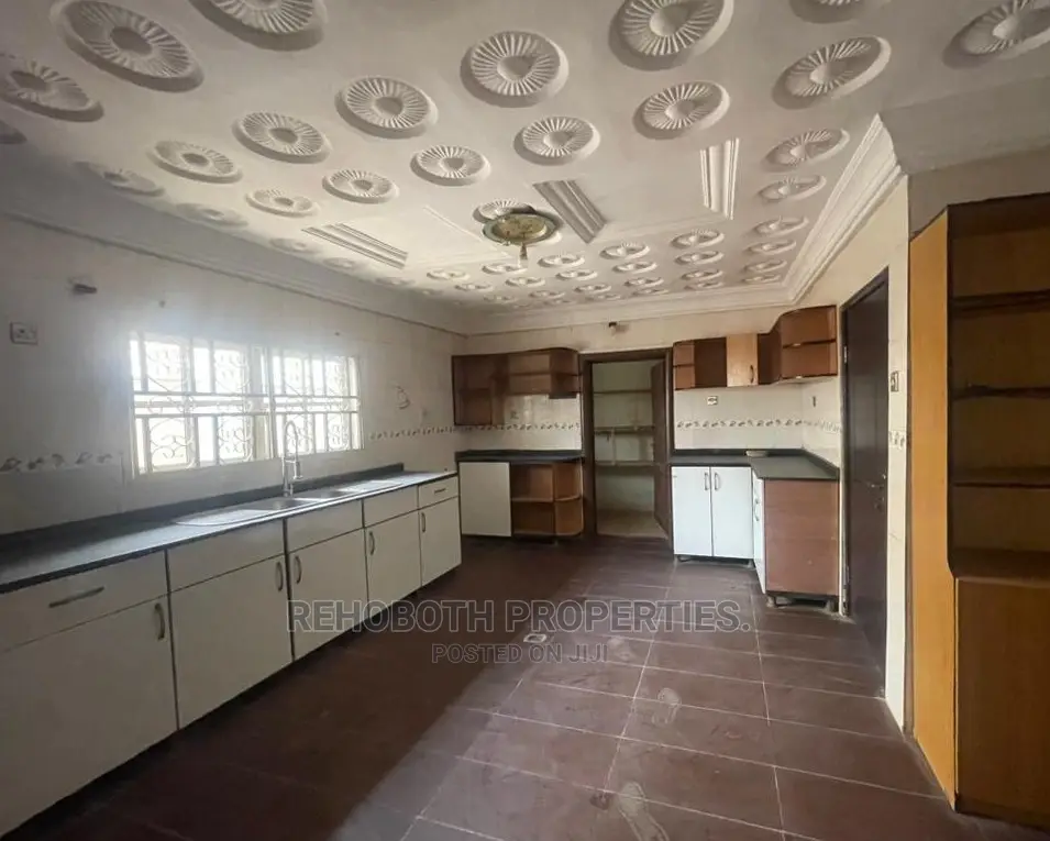 4bdrm Bungalow in Peluseriki, Ibadan for sale in Ibadan