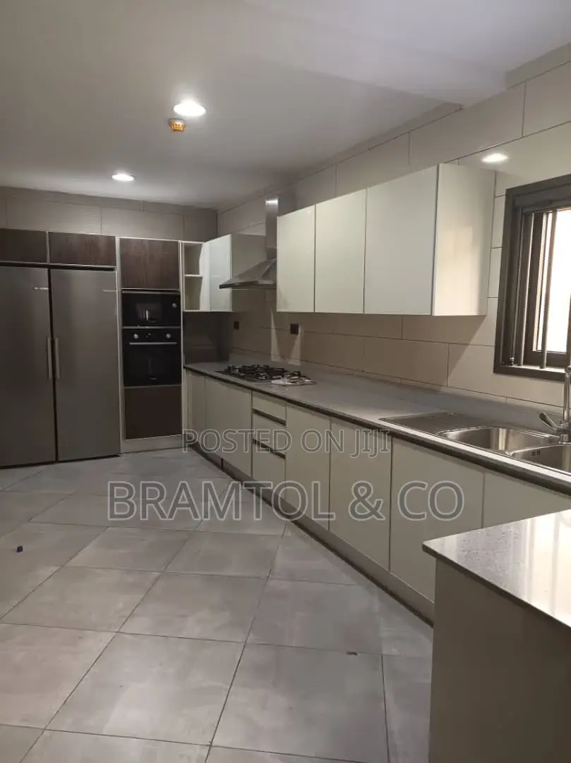 3bdrm Townhouse / Terrace in Plus Bq, Maitama for rent in Maitama