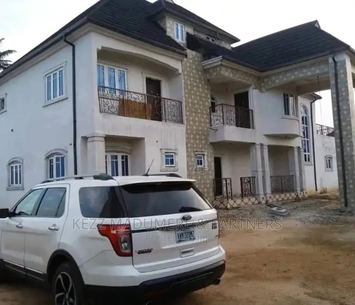 6bdrm Duplex in C4I Police Check, Port-Harcourt for sale in Port-Harcourt