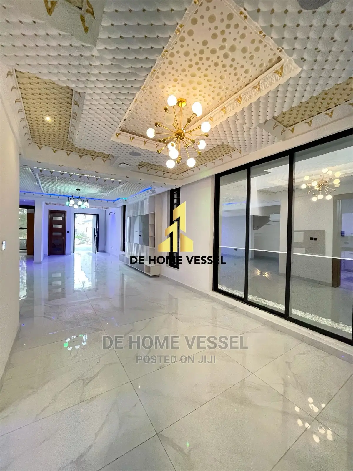 5bdrm Duplex in Ikota for sale in Ikota